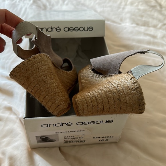 ANDRE’ ASSOUS Brand New Reese Wedges Espradrilles Taupe Suede - Picture 4 of 10